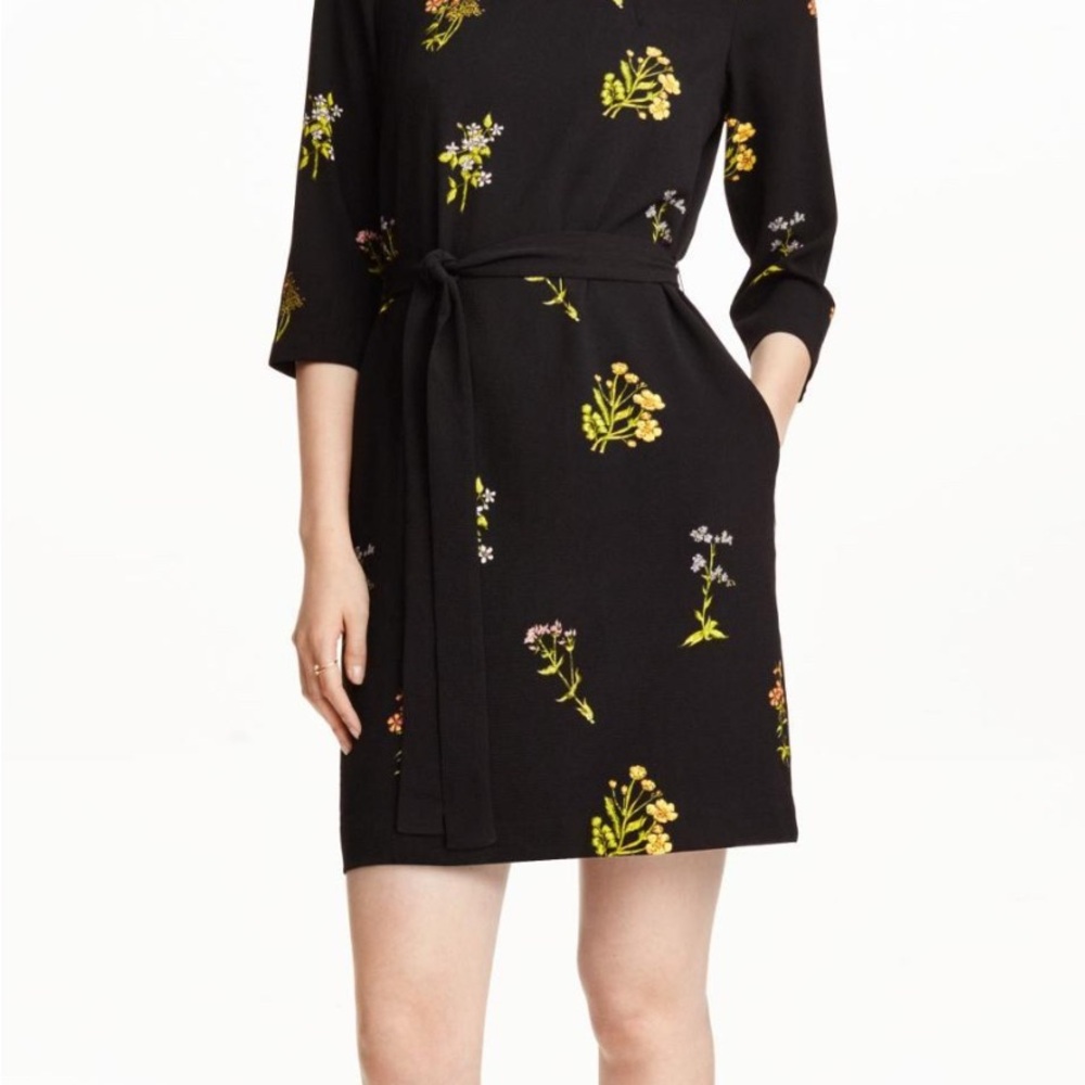 H&M Black Mini Dress Multi-Colored Floral Design Tie‎ Waist Size 6